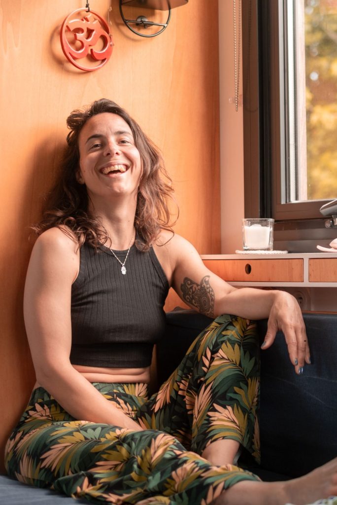 DSCF1590 scaled e1765792909176 Alice Tolmer Professeure de Yoga